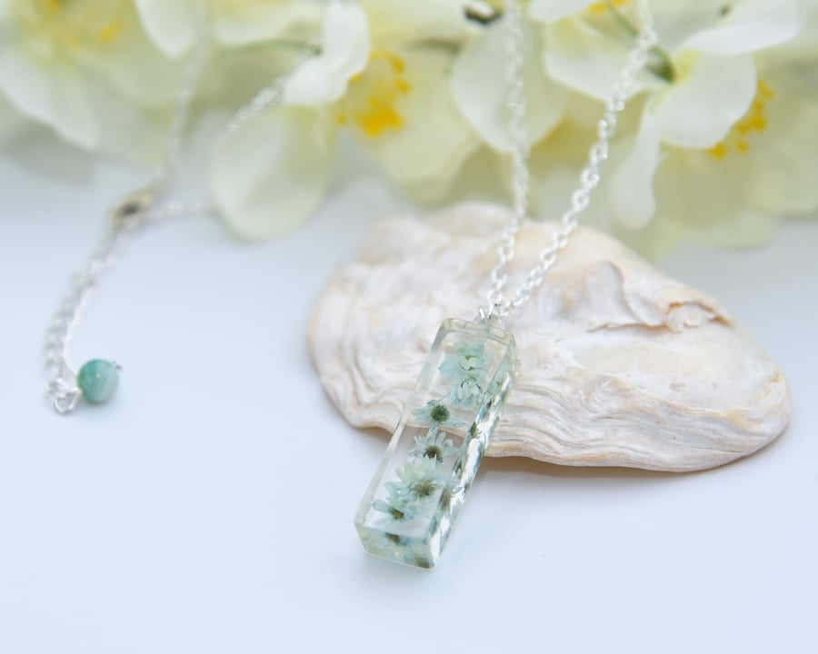 Dried Flower Resin Pendant Necklace