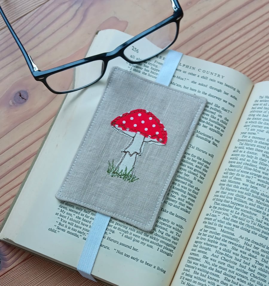 Elasticated Bookmark with Appliquéd Mushroom