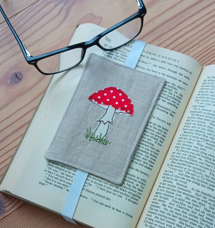 Elasticated Bookmark with Appliquéd Mushroom