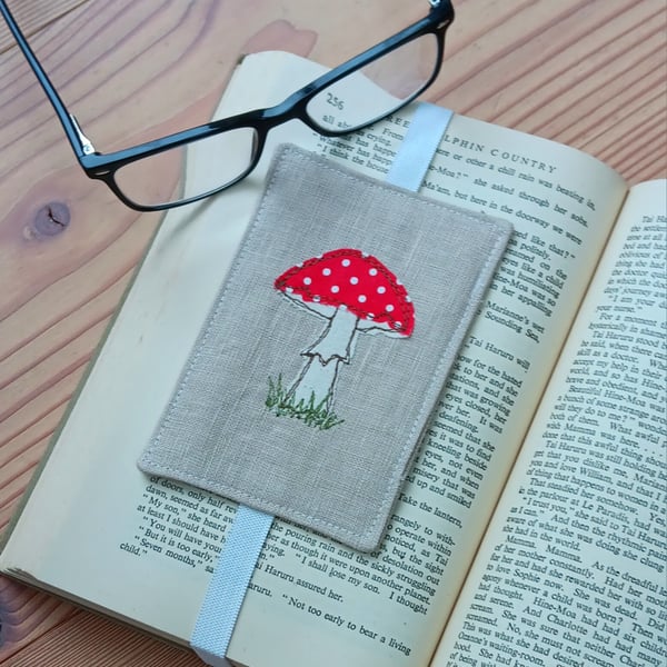 Elasticated Bookmark with Appliquéd Mushroom