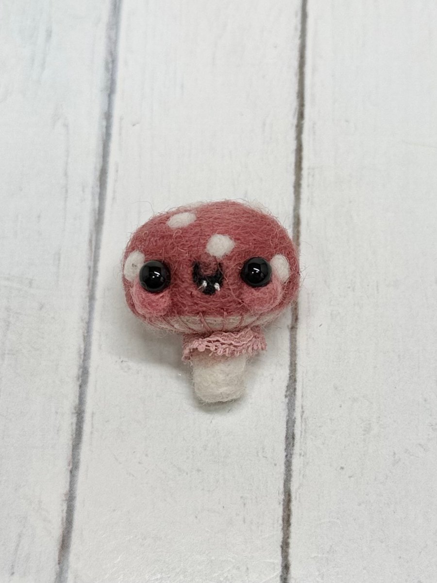 Mini Mushroom Pink Teeth