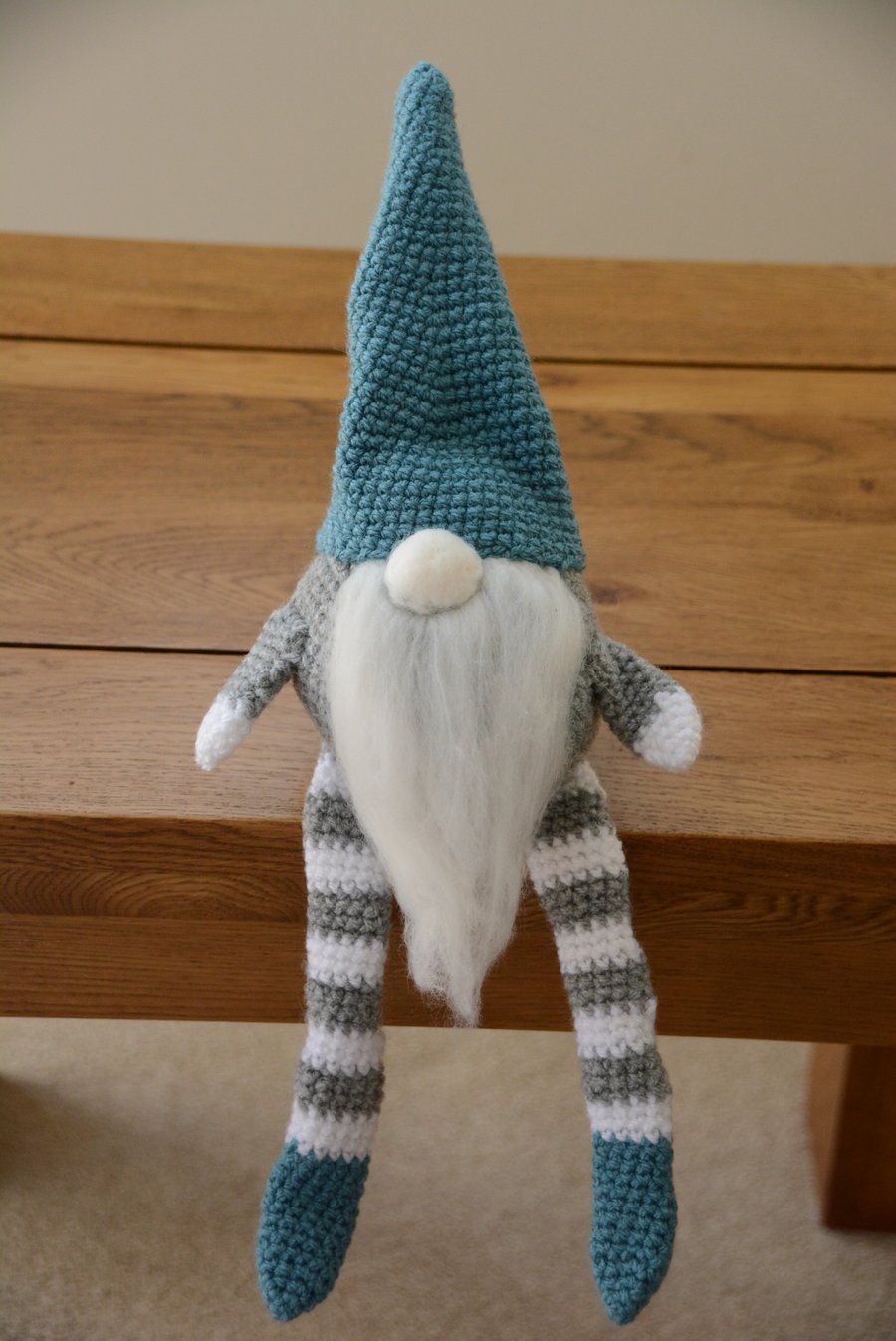 Sitting Gnome - Storm Blue