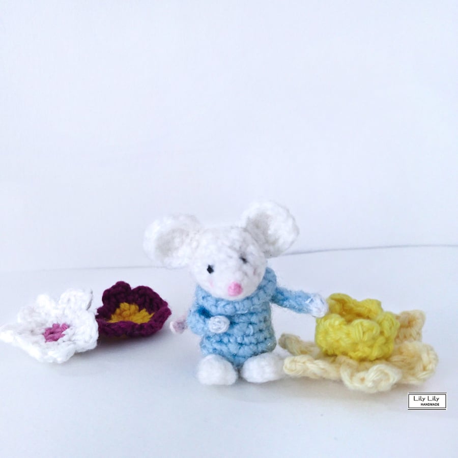 Walter, Miniature Mouse, crocheted by Lily Lily Handmade 