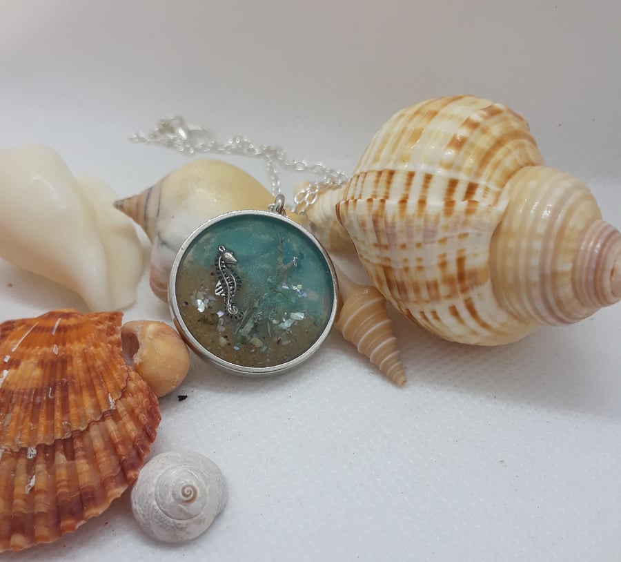 NL241 Resin necklace with sea scape and seahorse
