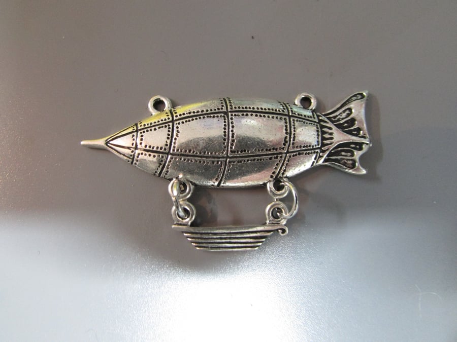 Steampunk Dirigible Airship Tibetan silver Jewellery Charm
