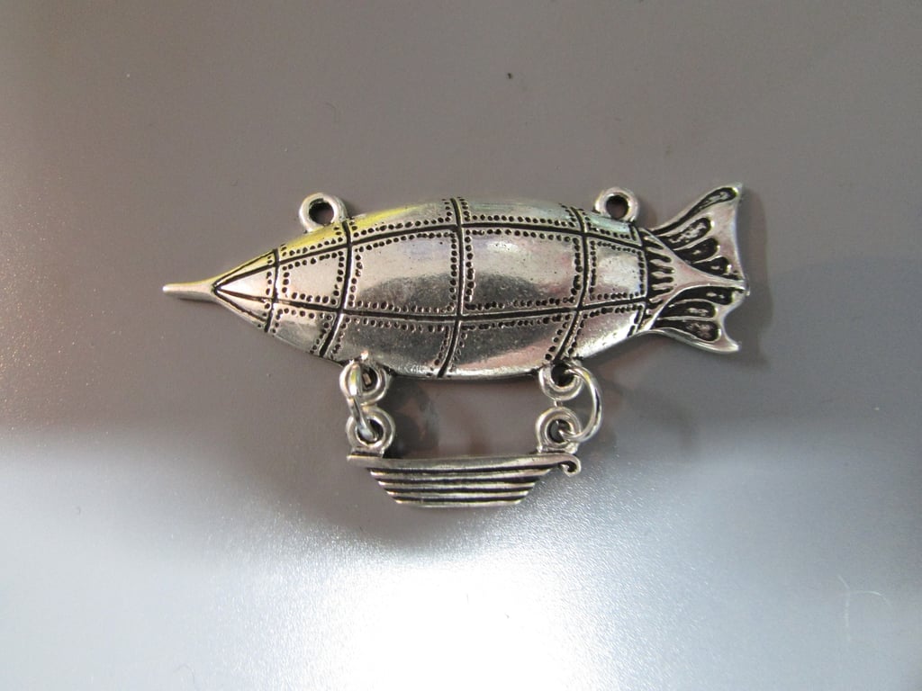 Steampunk Dirigible Airship Tibetan silver Jewellery Charm