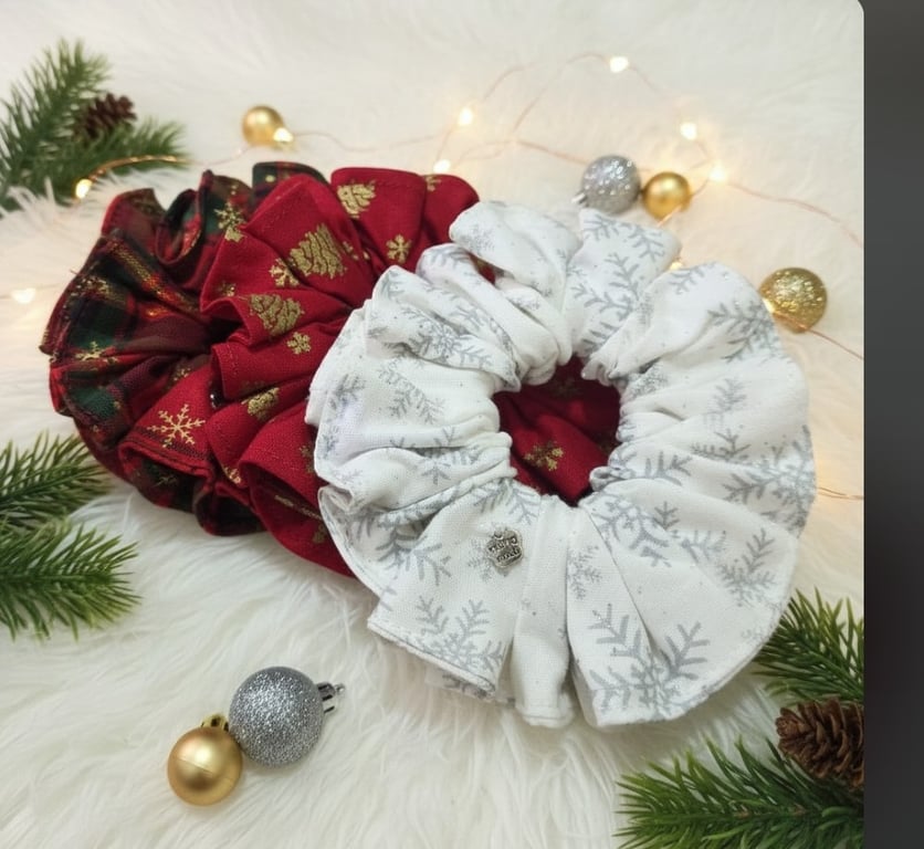 Christmas Luxury Scrunchie Set – Handmade Festive Hair Accessories in Red & Whit