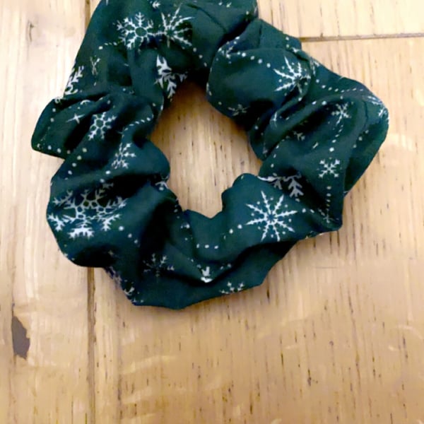 Green Christmas scrunchie