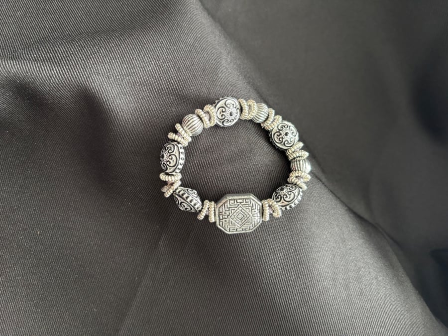 Image of Handmade bracelet 15cm. Silver & Black beads.  