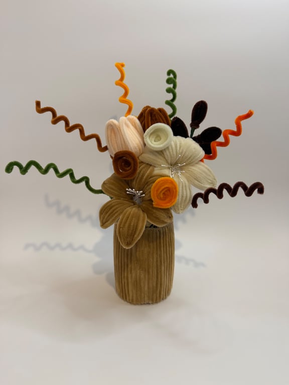 Autumn pipecleaner flowers 