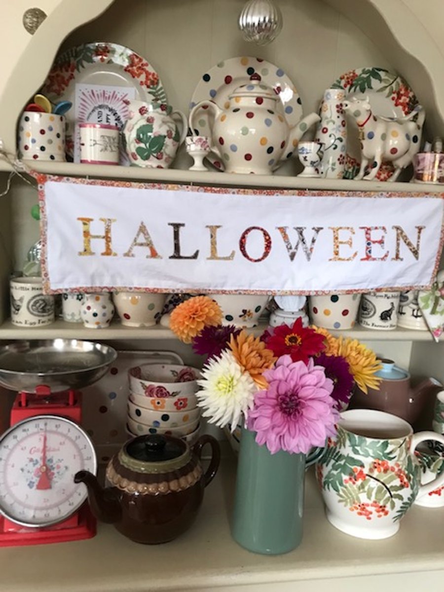 Floral 'Halloween' fabric banner