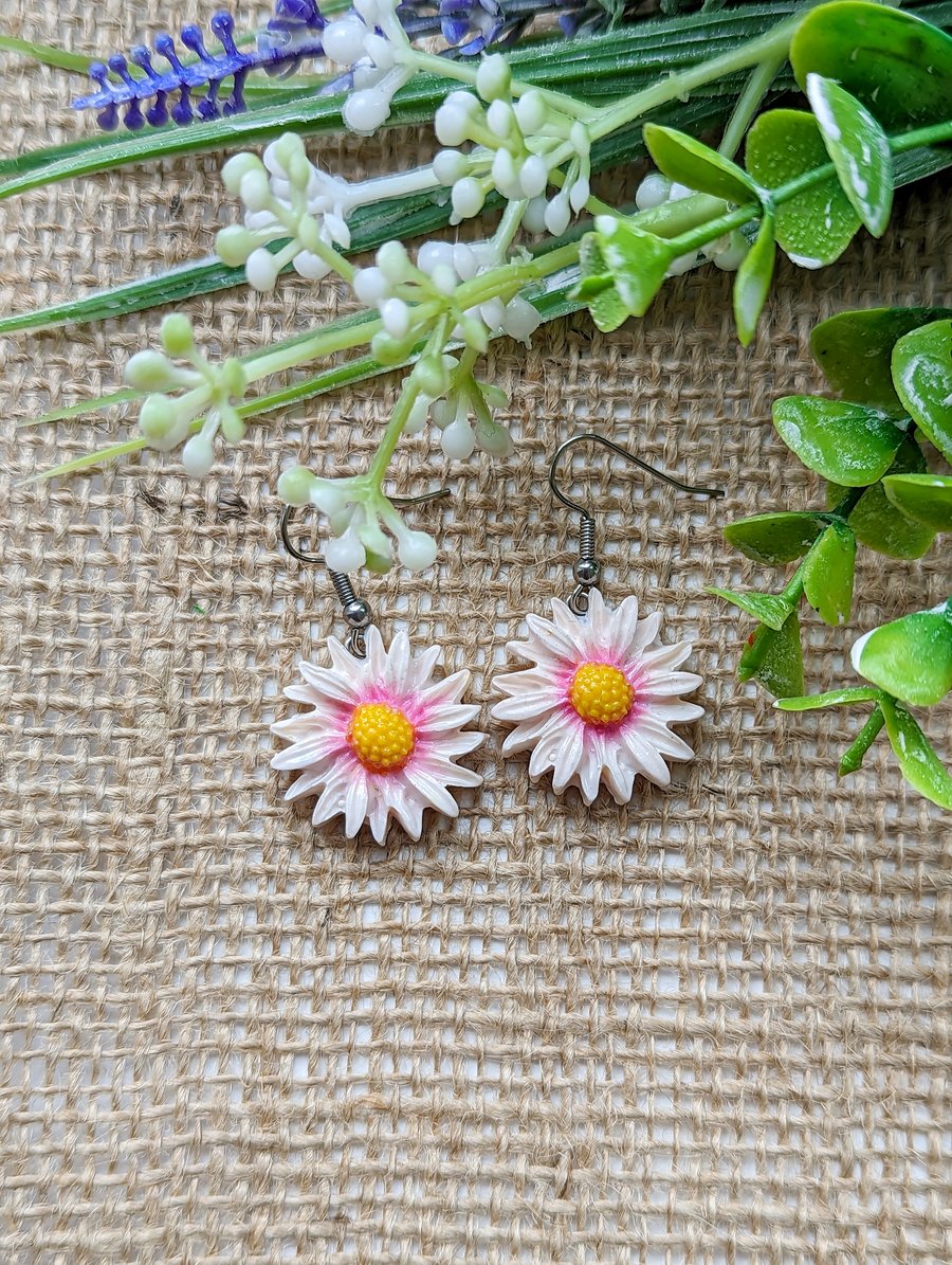 Dasiy Daisy Flower Earrings