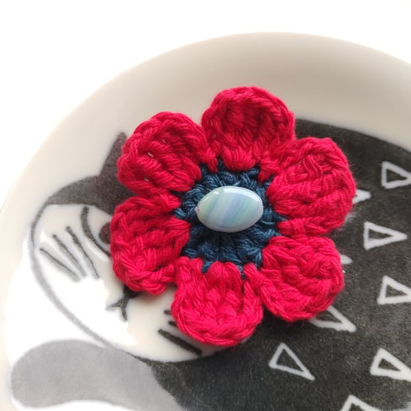 Crochet Flower Brooch - Reddish Oval