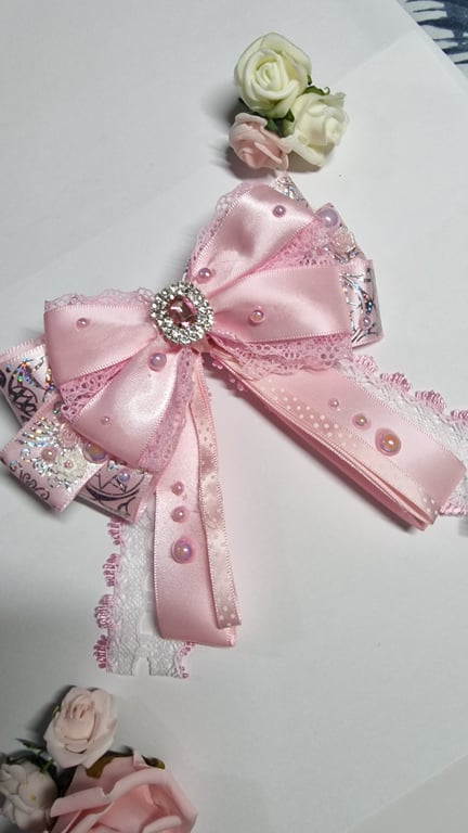 Large pink hair bow