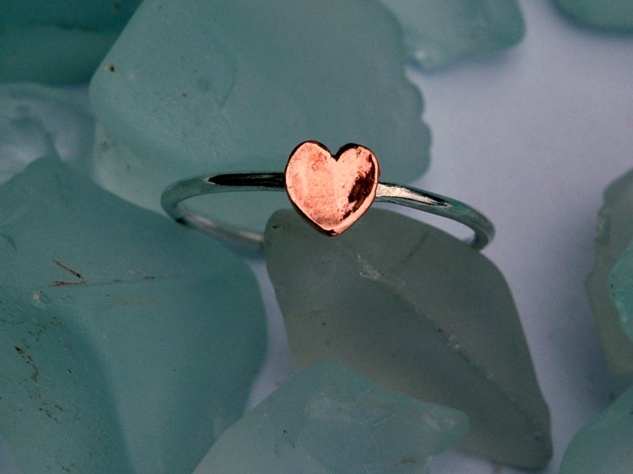 Sterling Silver Stacking Ring with Copper Heart, size M,  R87