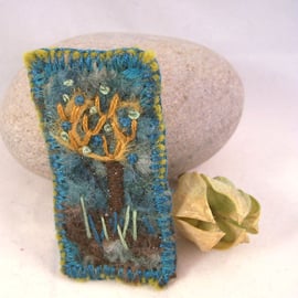 Hand embroidered needlefelt brooch 