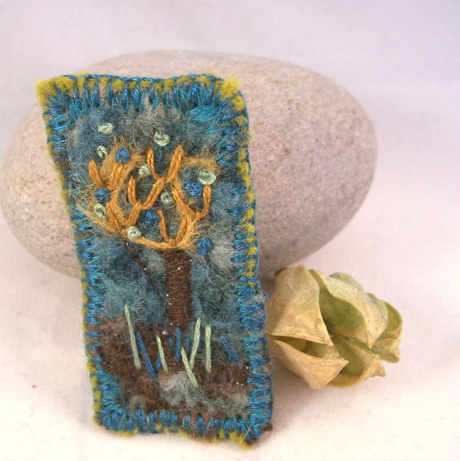 Hand embroidered needlefelt brooch 