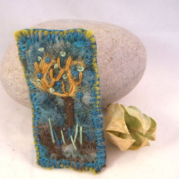 Hand embroidered needlefelt brooch 