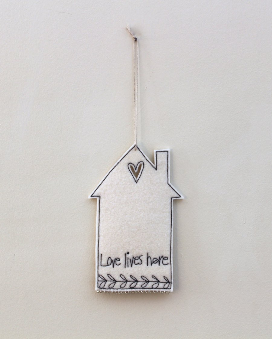 'Love lives Here' - Hanging Decoration