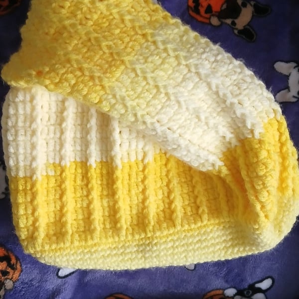 Crochet knot bag.