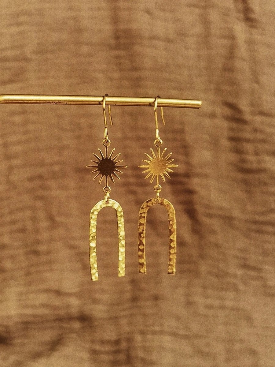Minimal brass earrings, statement jewellery, star earrings