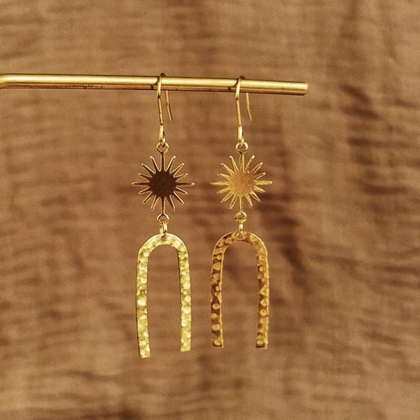 Minimal brass earrings, statement jewellery, star earrings