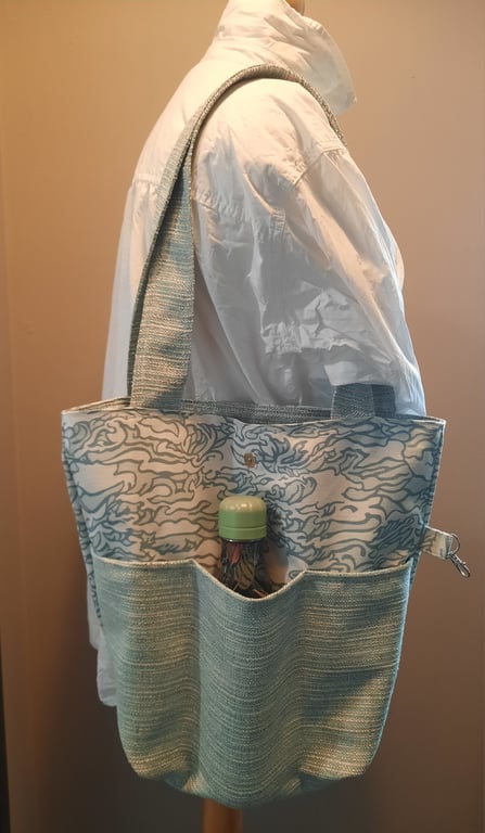 Tote bag, sea green waves, pockets and key clip. 