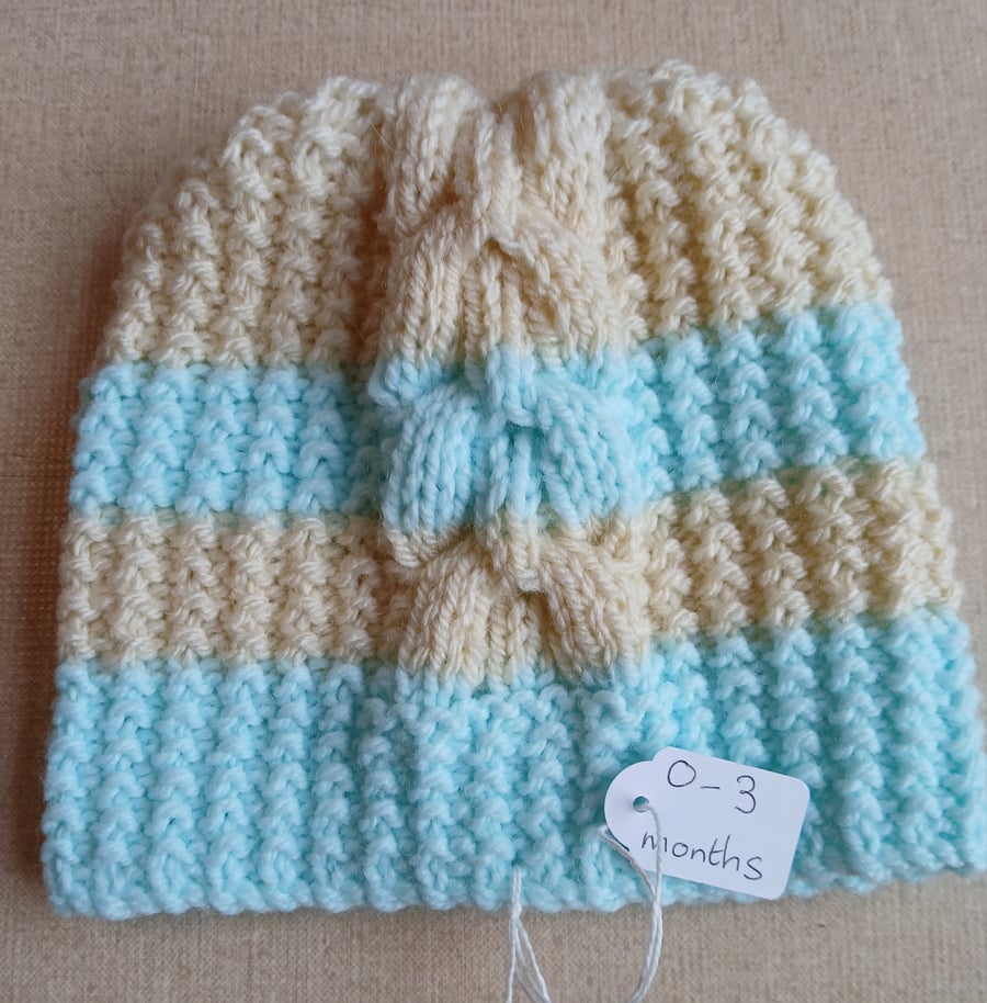 Hand knitted baby hat. Approx 0 to 3 months. Price includes P and P. 