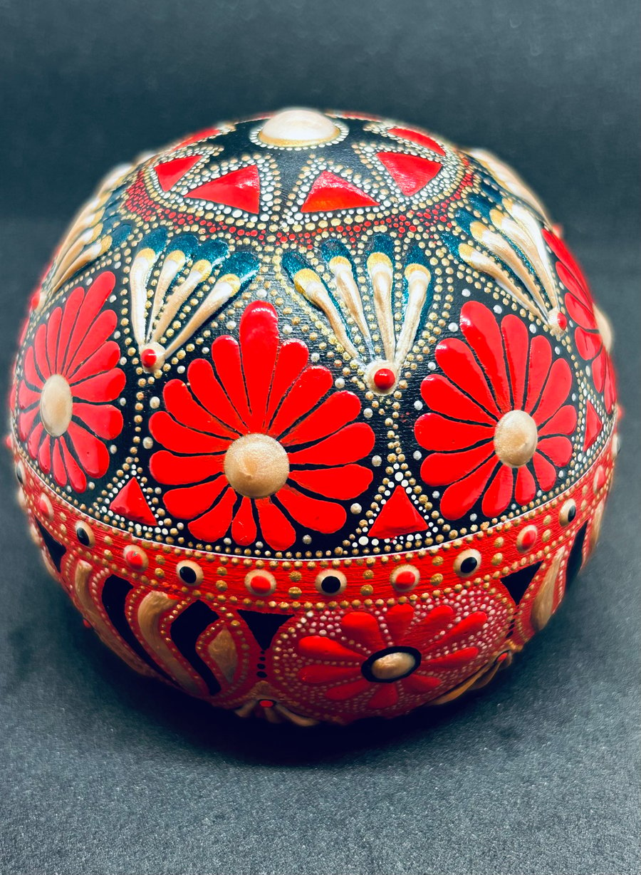 The Royal Scarlet Ball (paperweight)