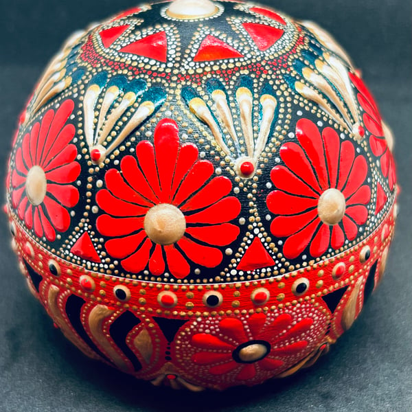The Royal Scarlet Ball (paperweight)