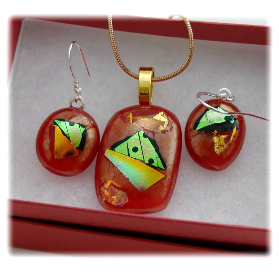 Dichroic Glass Pendant Earring Set 070 Red Gold Boat with gold plated chain