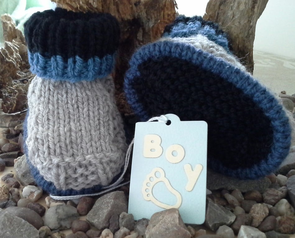 Designer Luxury 'Jeager' Pure Merino Wool Hand Knitted Booties 3-6 months size