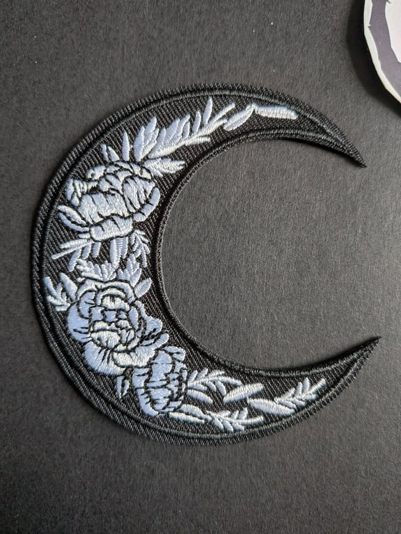 Floral Crescent Moon Embroidered Iron-On Patch - 8x7.5cm