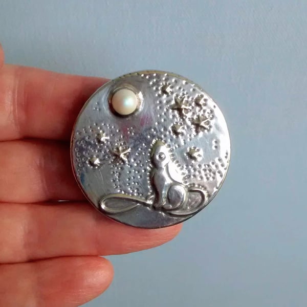 Moongazing Hare Brooch with Swarovski Pearl Moon