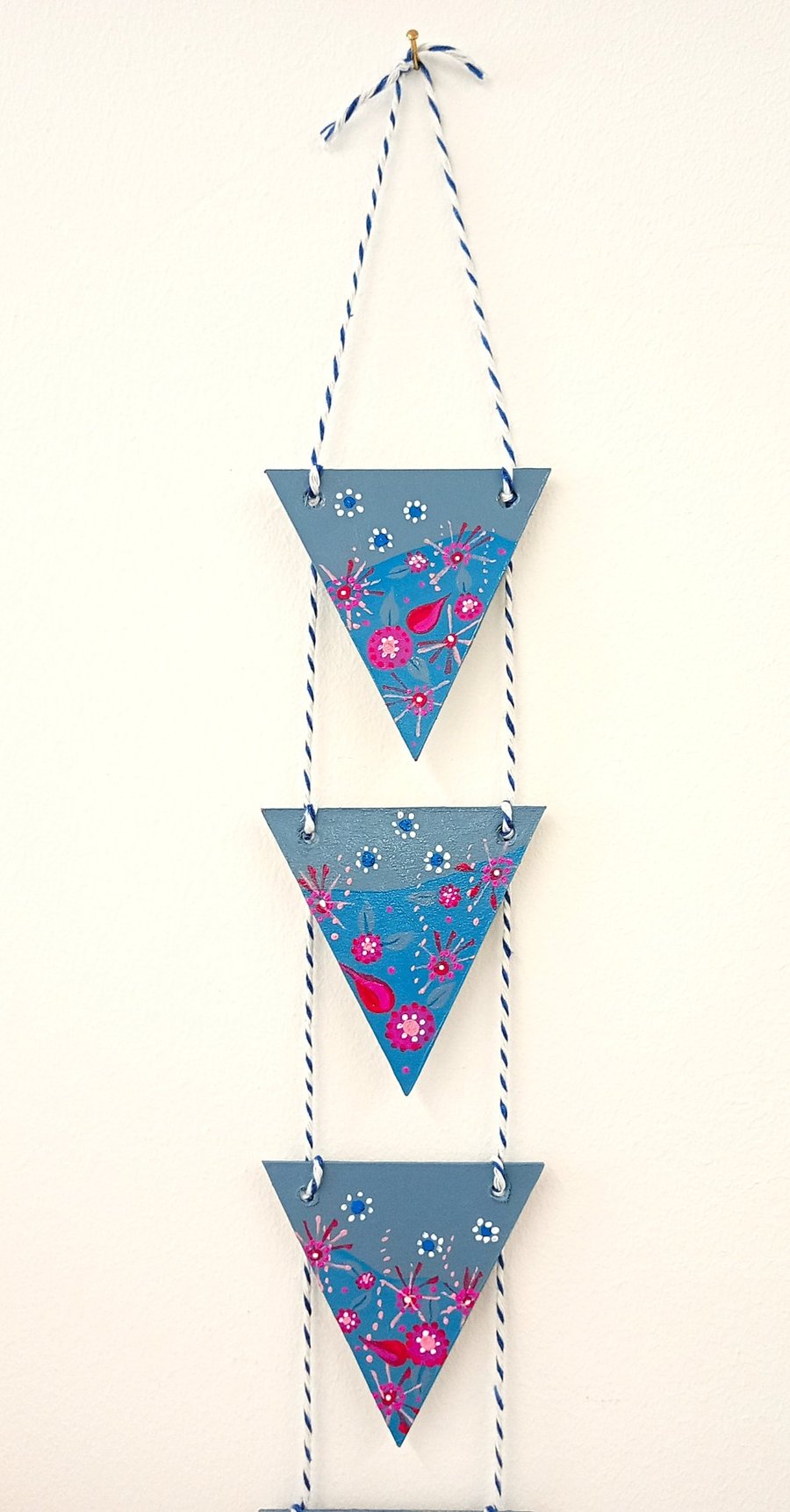 Grey-Blue Vertical Bunting