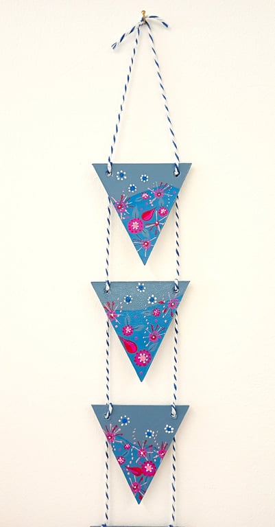 Grey-Blue Vertical Bunting