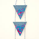 Grey-Blue Vertical Bunting