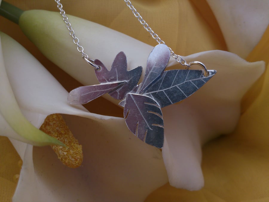 Leaf scene sterling silver necklace
