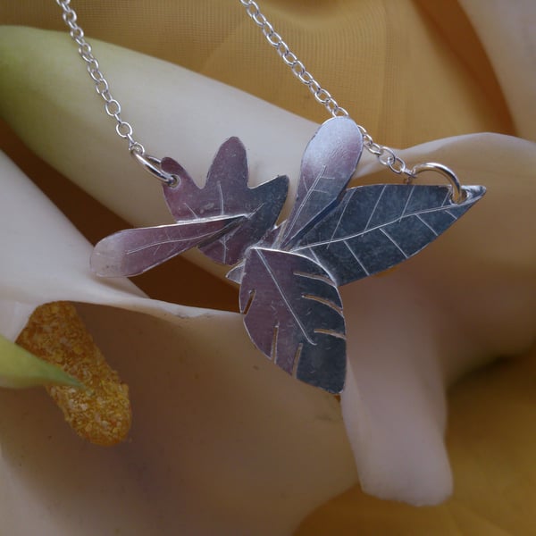 Leaf scene sterling silver necklace