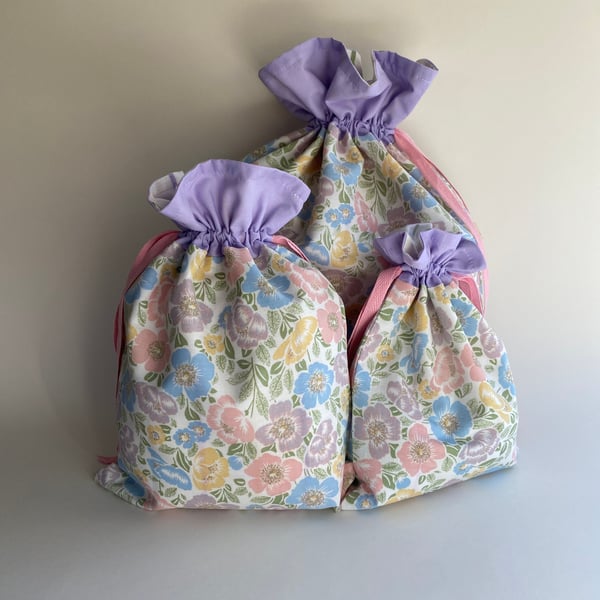 Set of 3 multi-coloured floral print bag