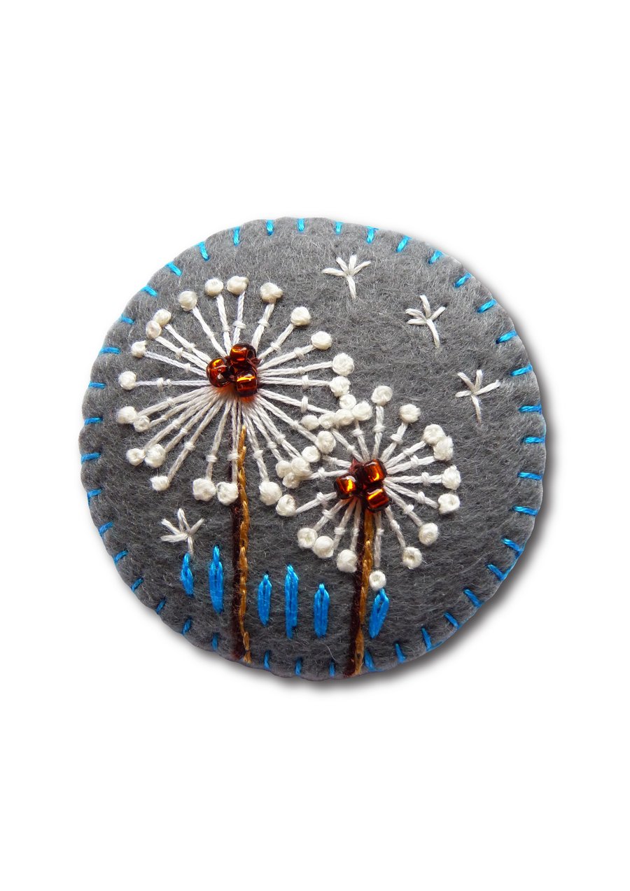  Dandelion inspired handmade felt brooch - Grey