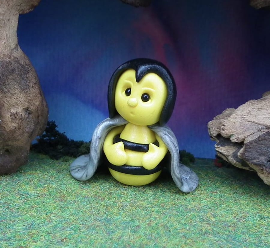 Bustling Bee 'Eno' OOAK Sculpt by Ann Galvin Gnome Village