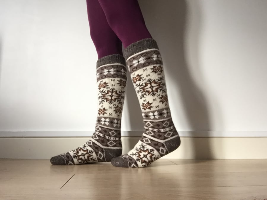 READY TO SHIP White Long and Thick Wooly Socks Traditional Fairisle White Brown