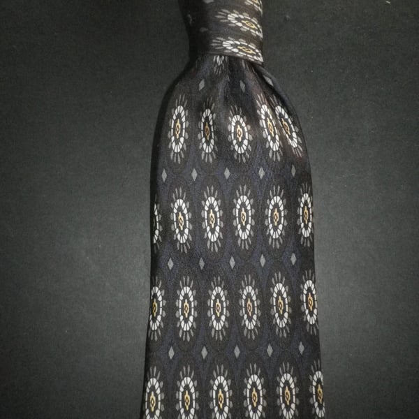 Silver oval motif on navy slk tie 9.5cm blade, free shipping, gift wrapped