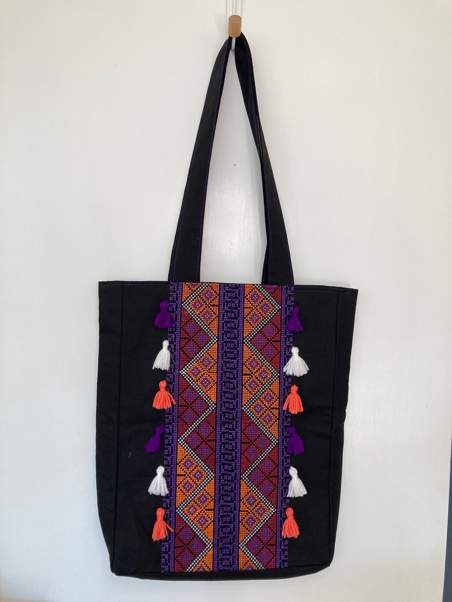 Jacquard Tote bag in black and purple with tassels