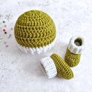 Crochet Baby Christmas Hat and Booties Gift Set – Mistletoe & White