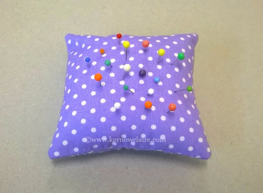 Pin cushion in purple with white spots, small size,