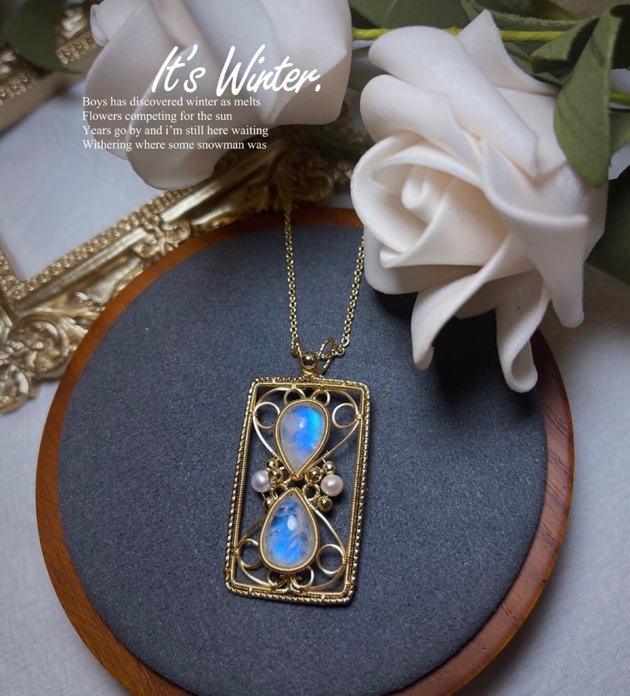 Moonstone wire-wrapping pendant necklace 
