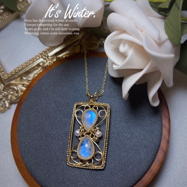 Moonstone wire-wrapping pendant necklace 
