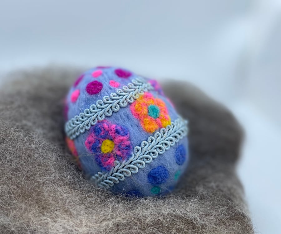 Felted Easter Egg, Needle Felt Easter Decoration,Flower Flowers Garden Dots